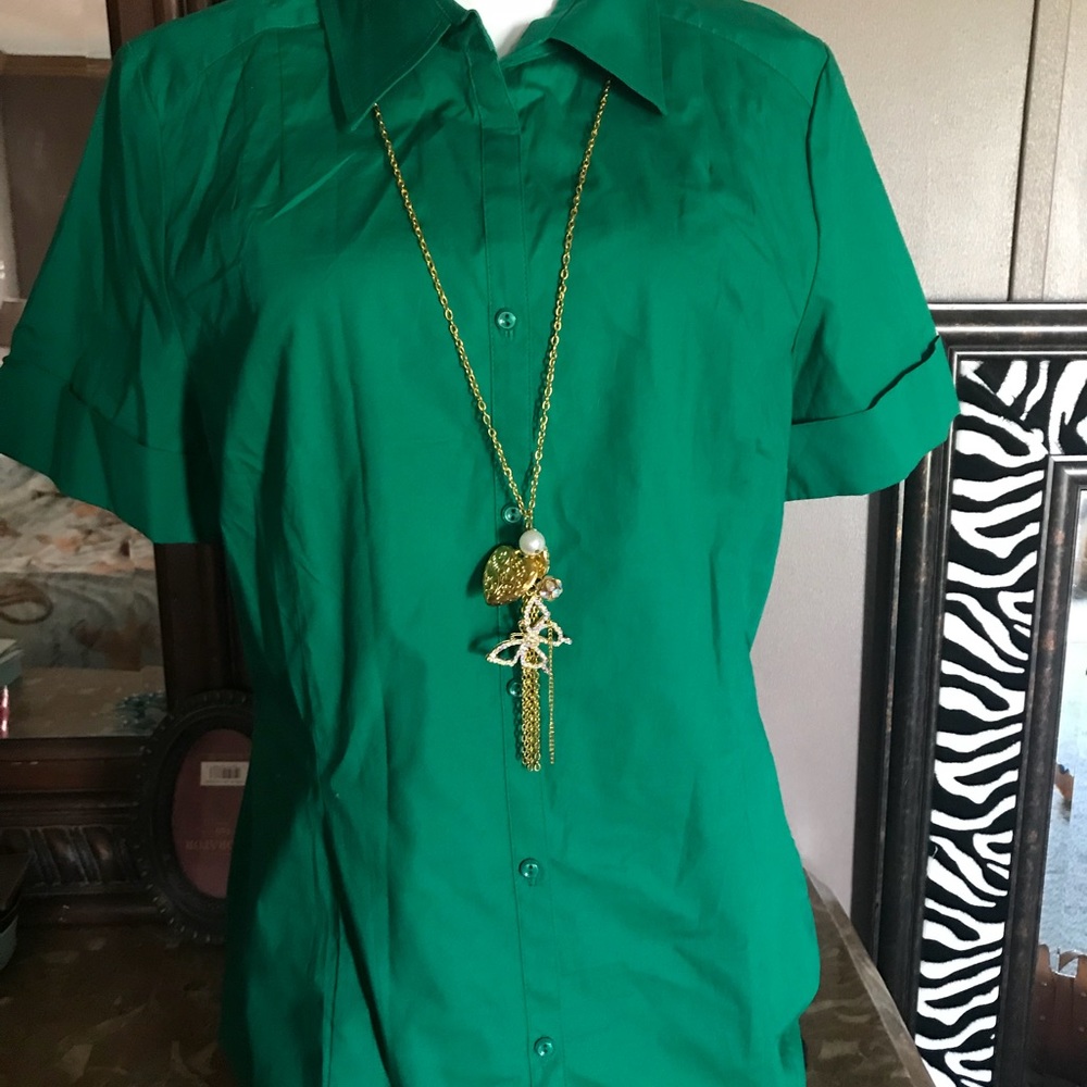 Gorgeous green button up top